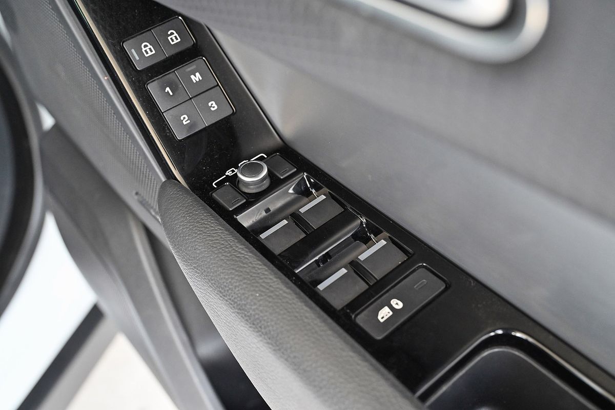 2021 Land Rover Range Rover Velar P250 R-Dynamic S L560