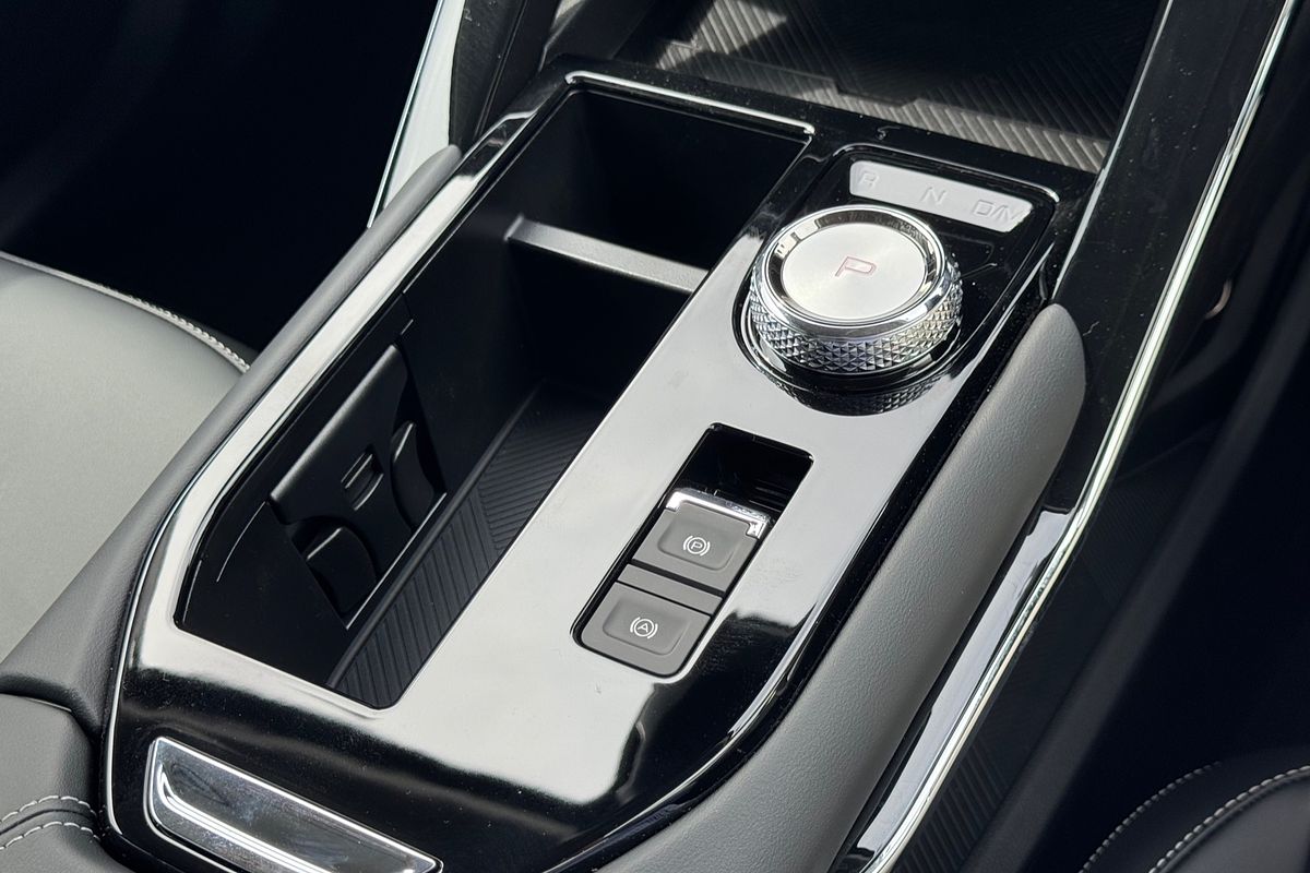 2025 GWM Haval H6 Lux B01