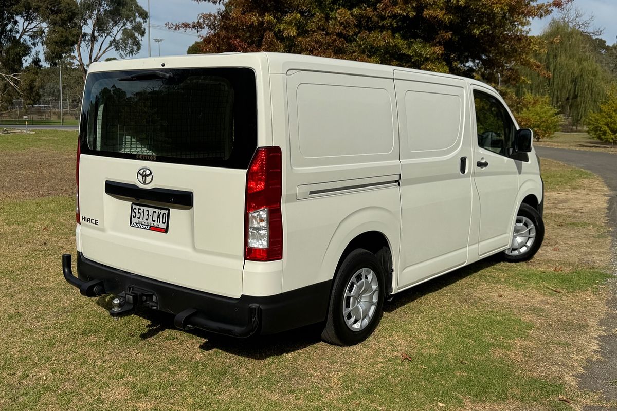 2021 Toyota Hiace GDH300R LWB