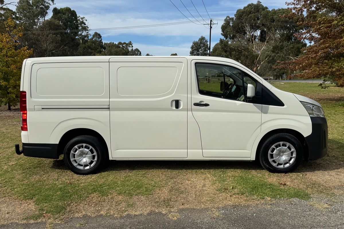 2021 Toyota Hiace GDH300R LWB