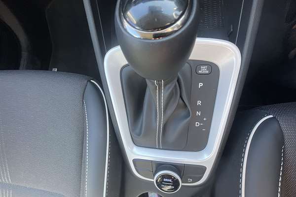 2024 Hyundai Venue Elite QX.V5
