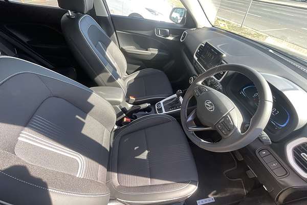2024 Hyundai Venue Elite QX.V5