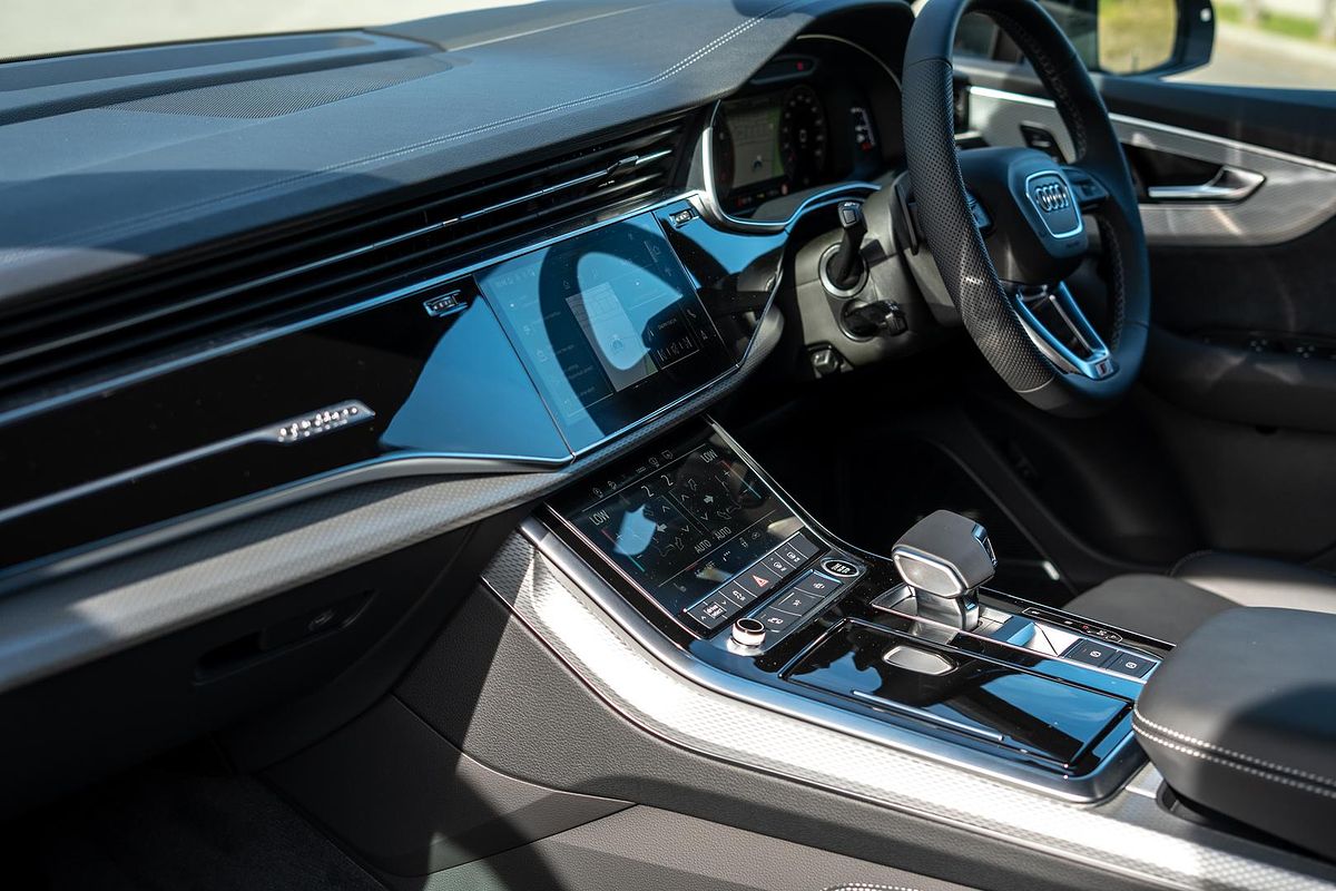 2024 Audi Q7 55 TFSI S line 4M