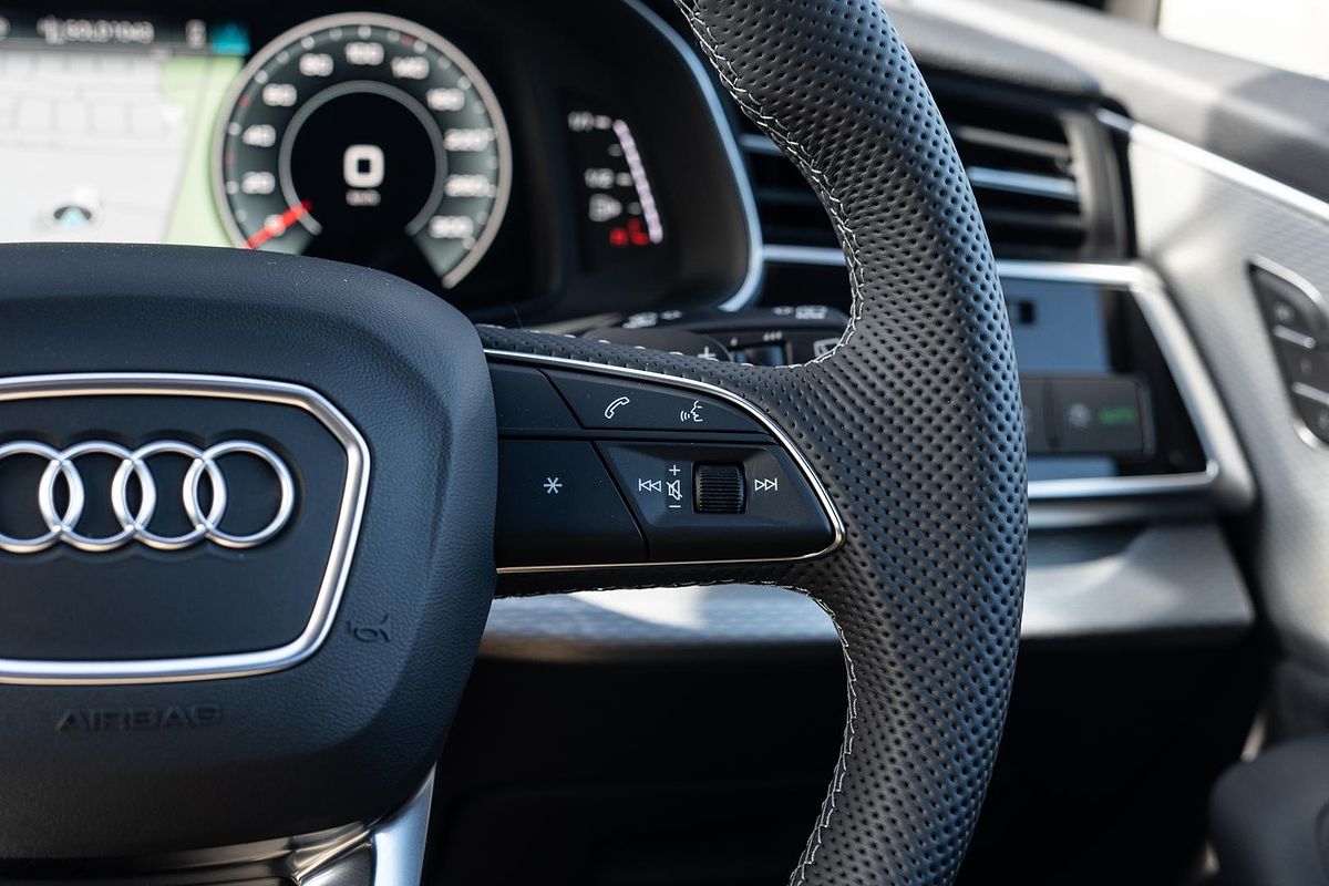 2024 Audi Q7 55 TFSI S line 4M