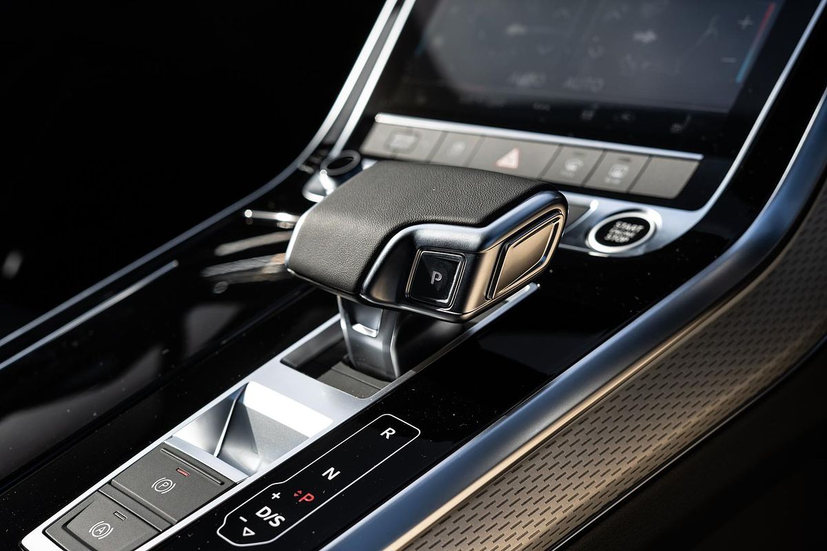 2024 Audi Q7 55 TFSI S line 4M
