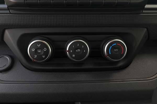 2025 Renault Trafic Premium X82 LWB
