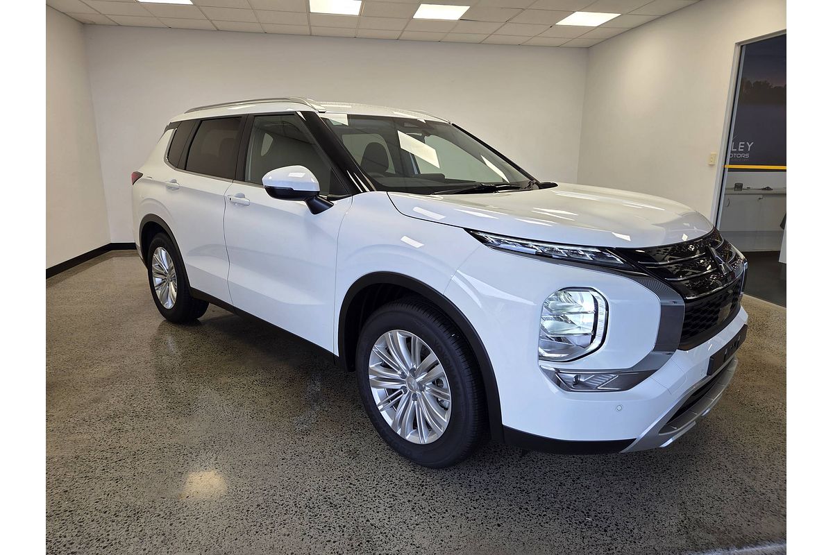 2024 Mitsubishi Outlander LS ZM