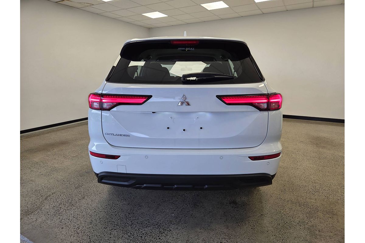 2024 Mitsubishi Outlander ES ZM