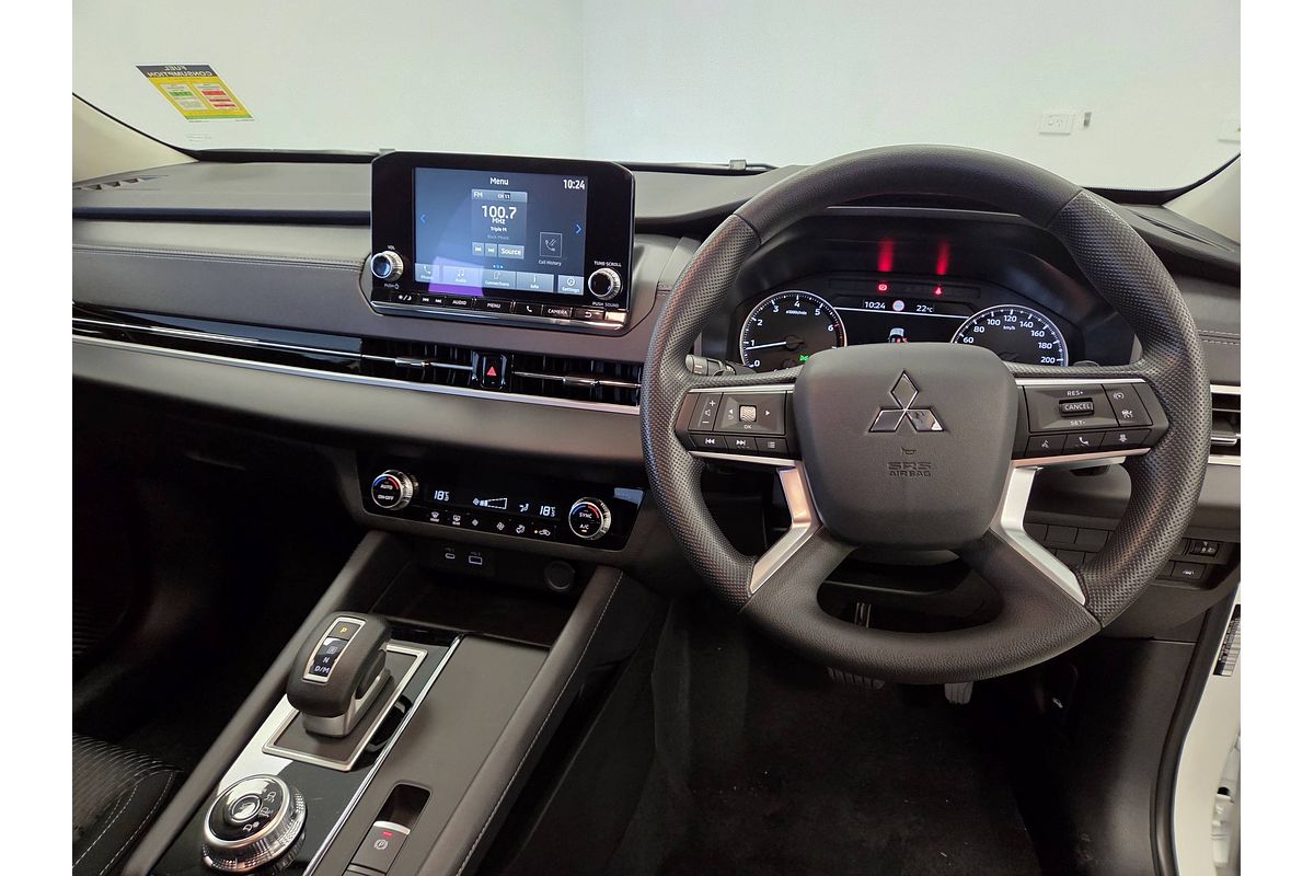2024 Mitsubishi Outlander ES ZM
