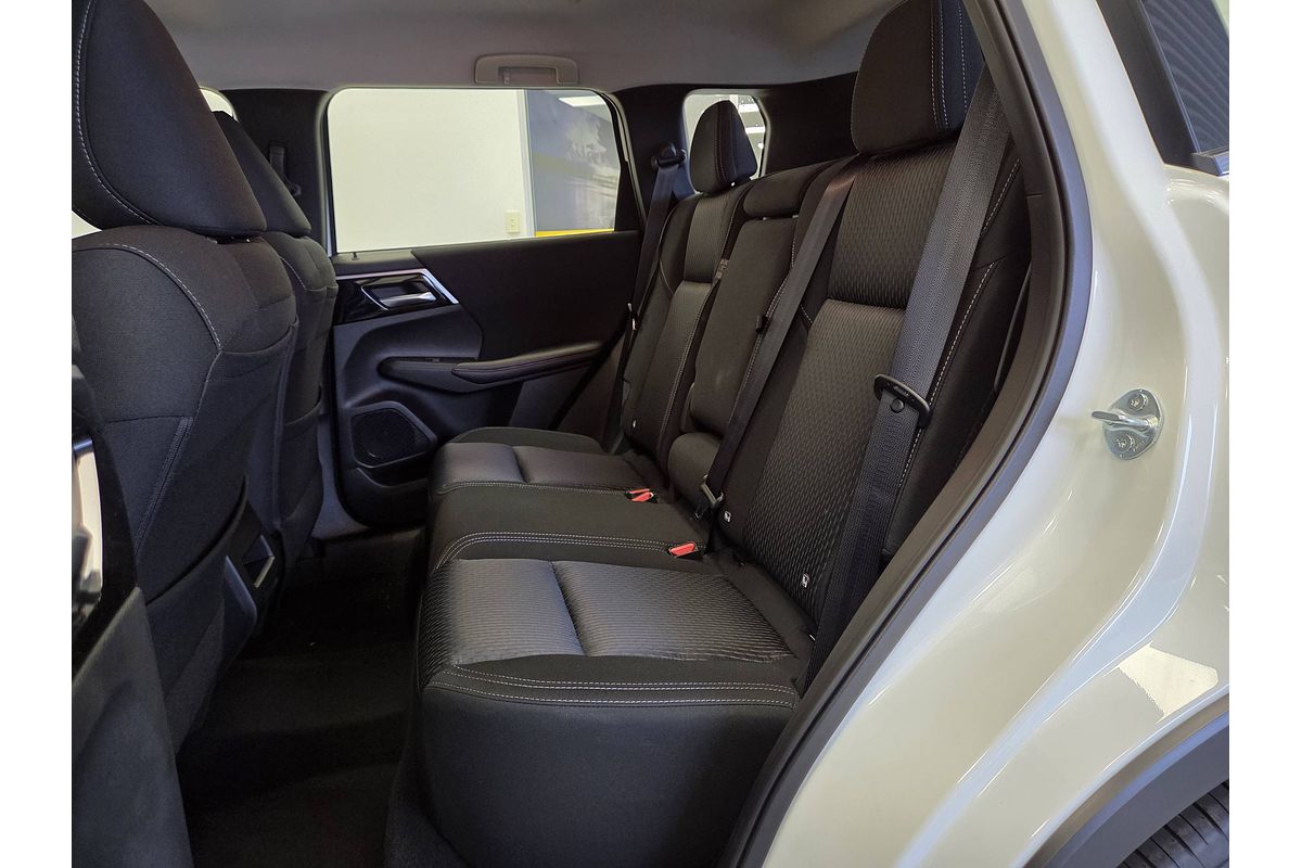 2024 Mitsubishi Outlander ES ZM