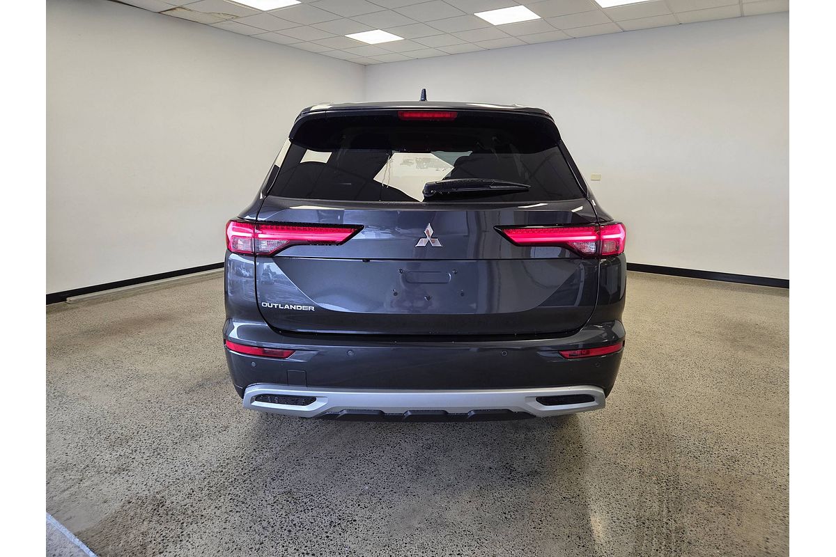 2024 Mitsubishi Outlander LS ZM
