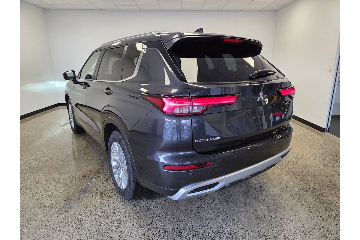 2024 Mitsubishi Outlander LS ZM