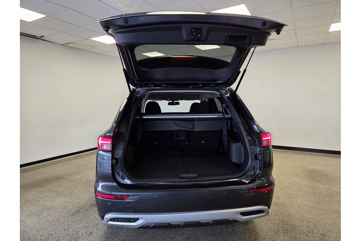2024 Mitsubishi Outlander LS ZM