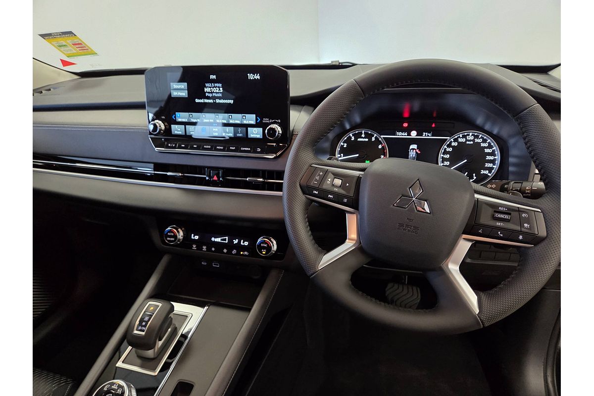 2024 Mitsubishi Outlander LS ZM