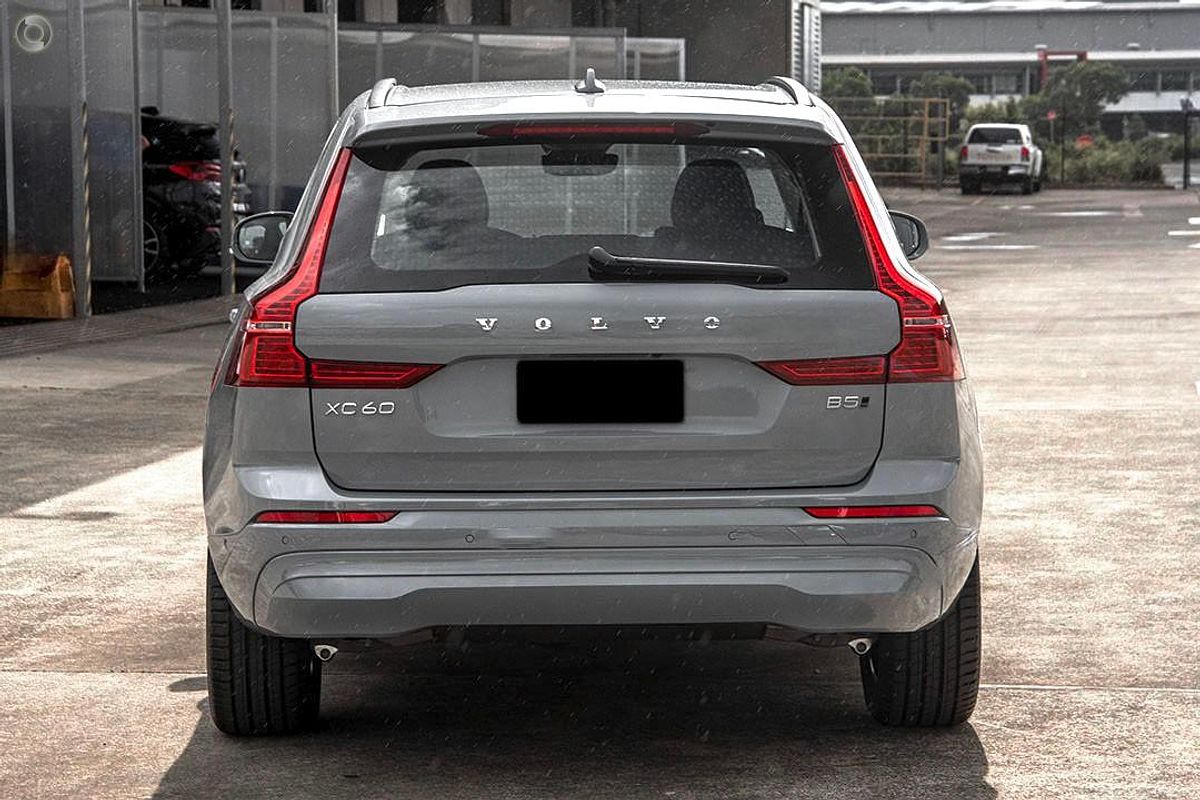 2024 Volvo XC60 Plus B5