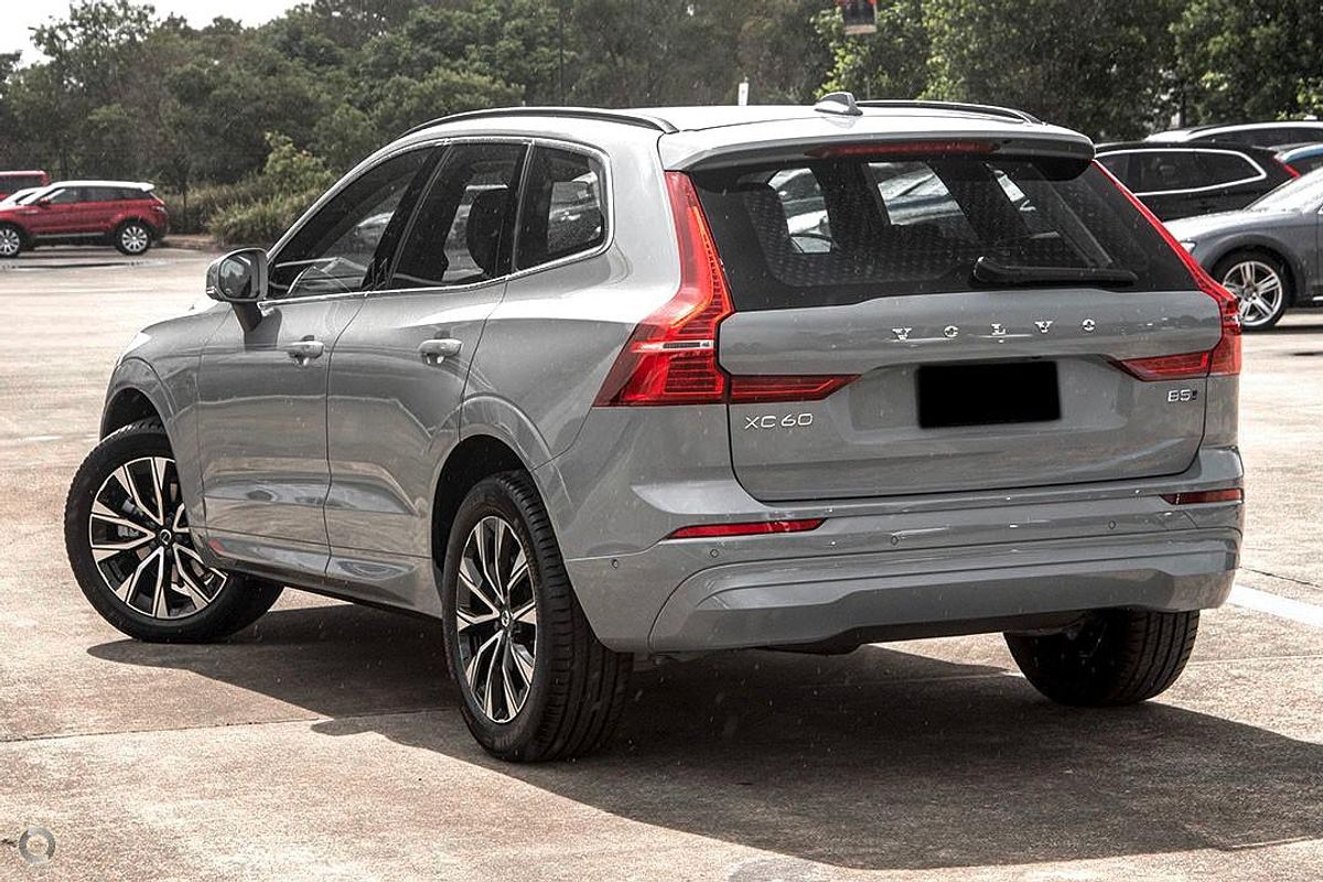 2024 Volvo XC60 Plus B5