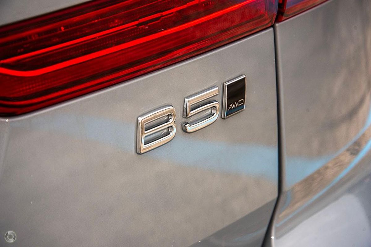 2024 Volvo XC60 Plus B5