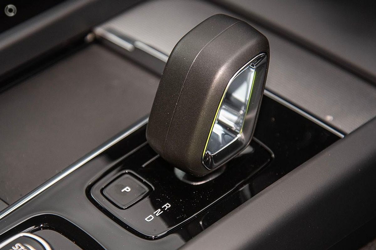 2024 Volvo XC60 Plus B5