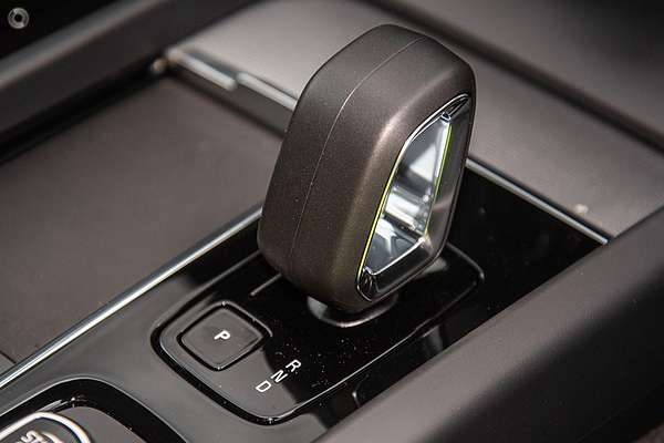 2024 Volvo XC60 Plus B5