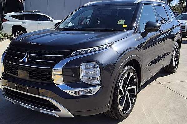 2024 Mitsubishi Outlander Exceed ZM