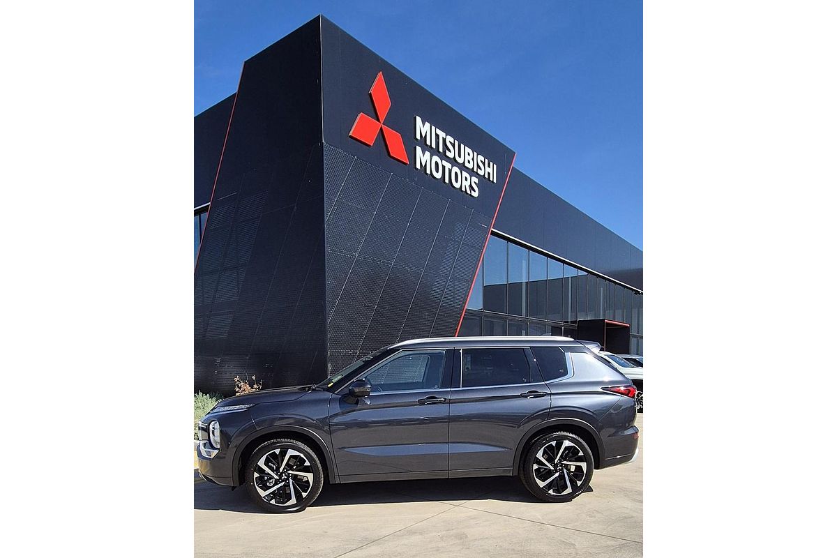 2024 Mitsubishi Outlander Exceed ZM