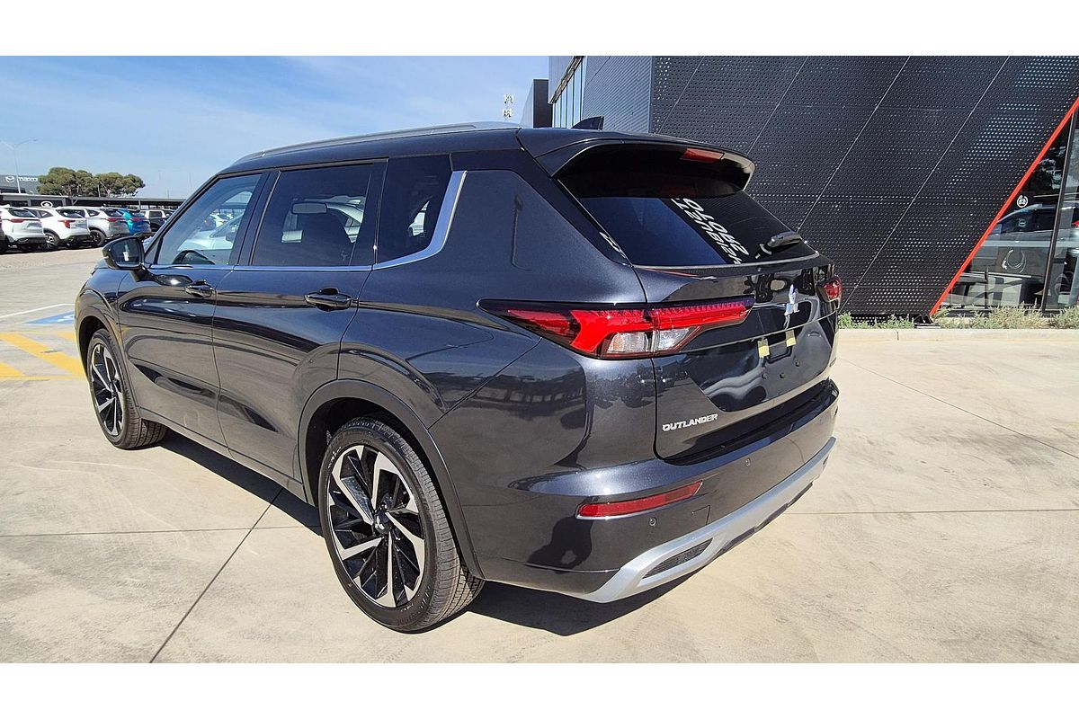 2024 Mitsubishi Outlander Exceed ZM