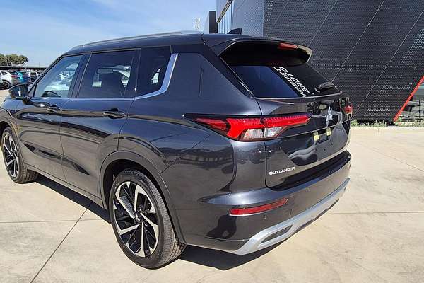 2024 Mitsubishi Outlander Exceed ZM