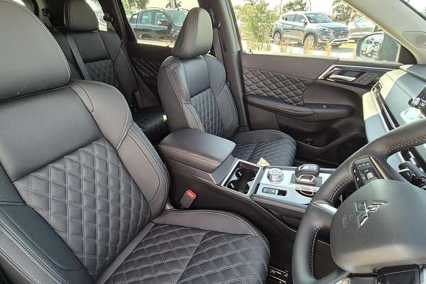 2024 Mitsubishi Outlander Exceed ZM
