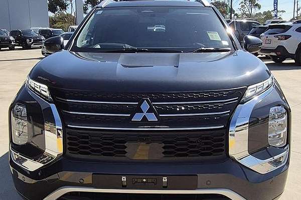 2024 Mitsubishi Outlander Exceed ZM