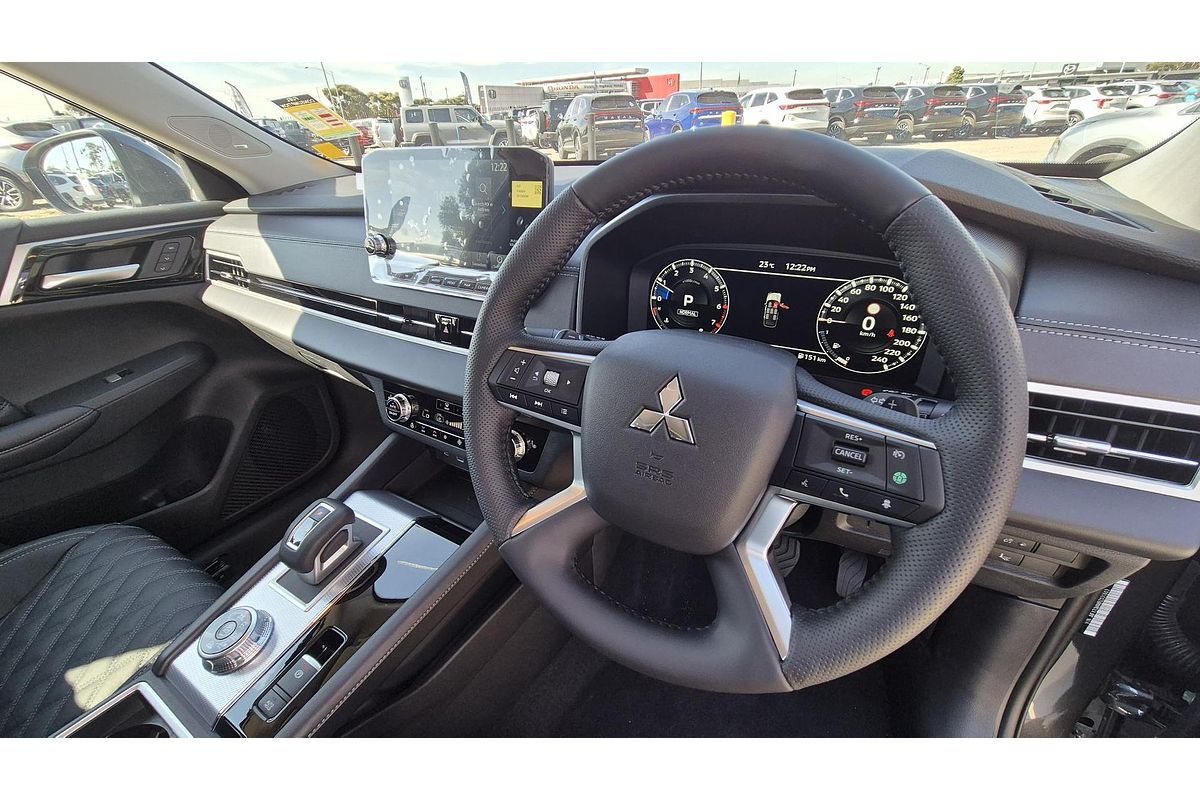 2024 Mitsubishi Outlander Exceed ZM