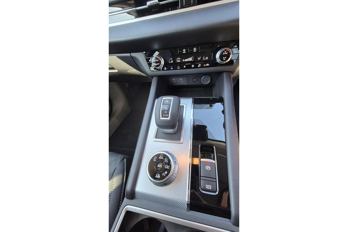 2024 Mitsubishi Outlander Exceed ZM