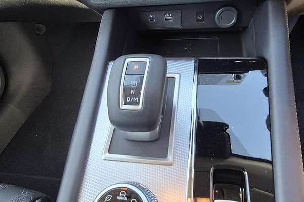 2024 Mitsubishi Outlander Exceed ZM
