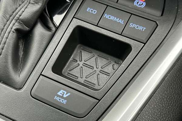 2020 Toyota RAV4 GXL AXAH52R