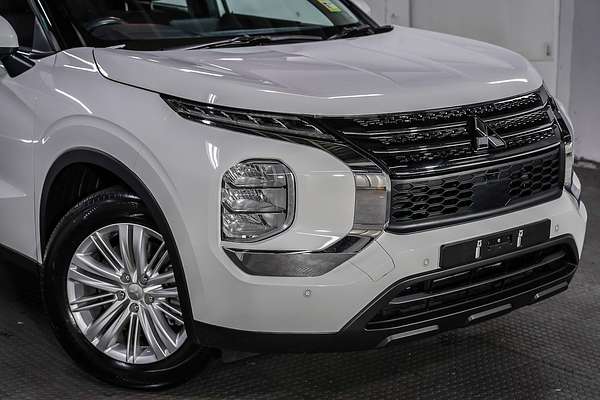 2023 Mitsubishi Outlander ES ZM