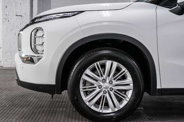2023 Mitsubishi Outlander ES ZM