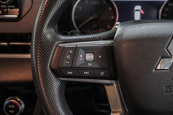 2023 Mitsubishi Outlander ES ZM