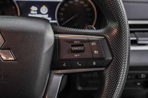 2023 Mitsubishi Outlander ES ZM