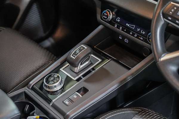 2023 Mitsubishi Outlander ES ZM