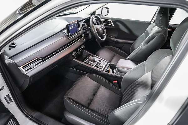 2023 Mitsubishi Outlander ES ZM