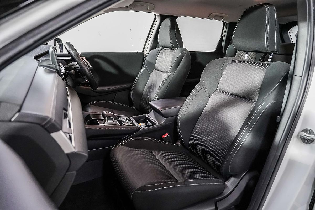 2023 Mitsubishi Outlander ES ZM