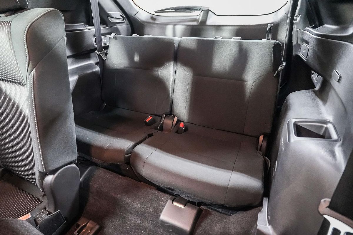 2023 Mitsubishi Outlander ES ZM