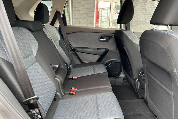 2024 Nissan X-TRAIL ST T33