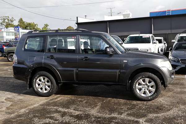 2013 Mitsubishi Pajero GLX NW