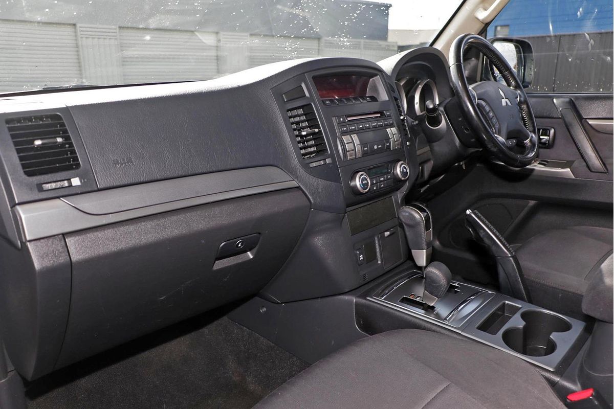 2013 Mitsubishi Pajero GLX NW