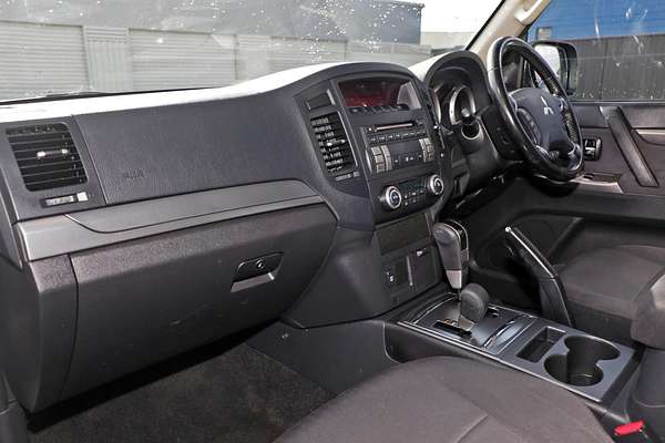 2013 Mitsubishi Pajero GLX NW