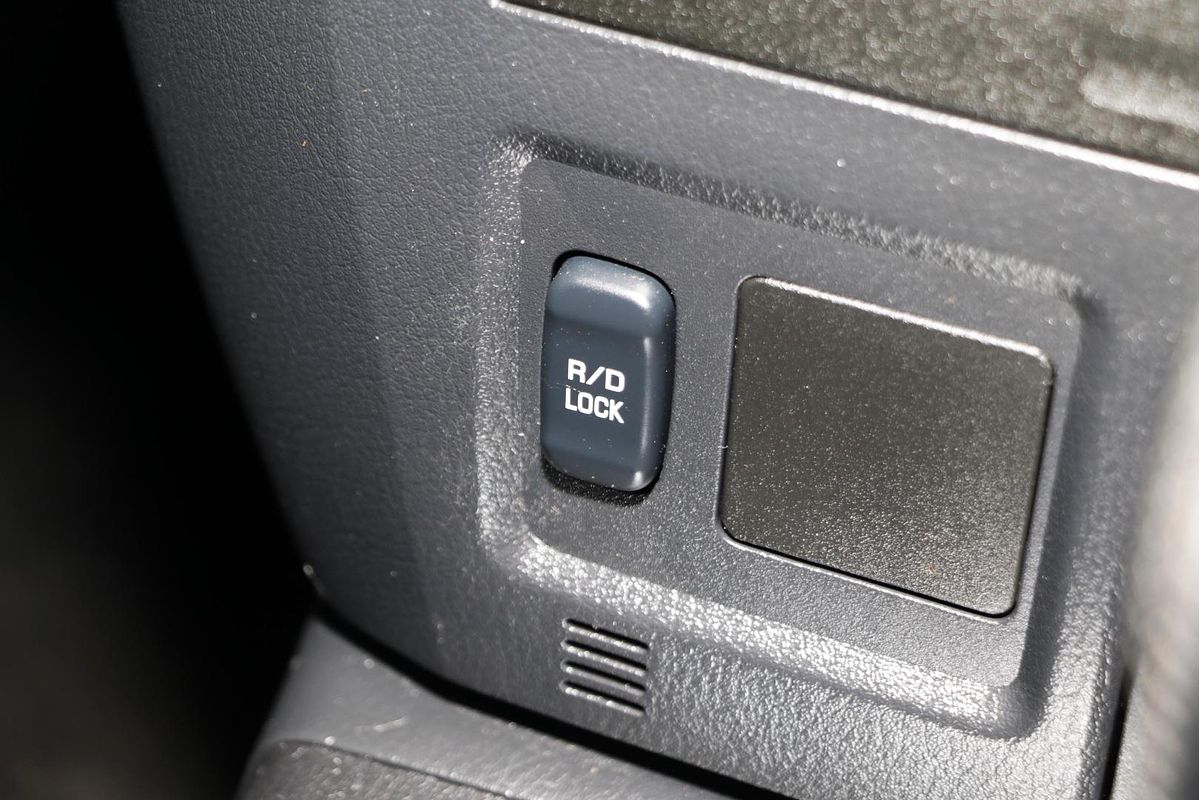 2013 Mitsubishi Pajero GLX NW