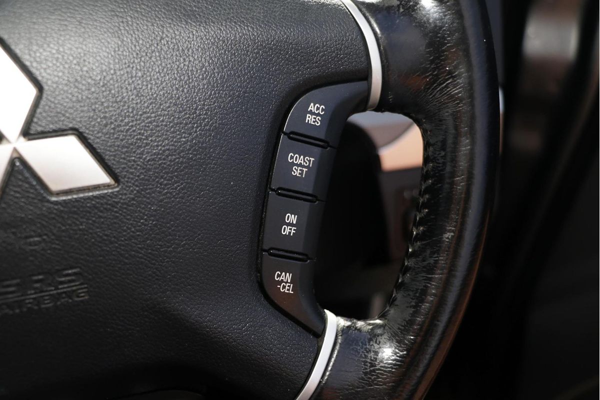 2013 Mitsubishi Pajero GLX NW