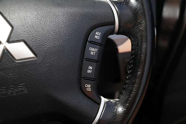 2013 Mitsubishi Pajero GLX NW