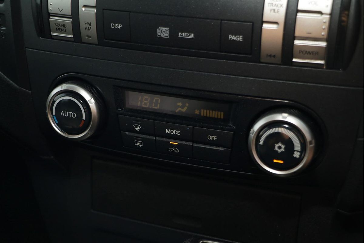 2013 Mitsubishi Pajero GLX NW