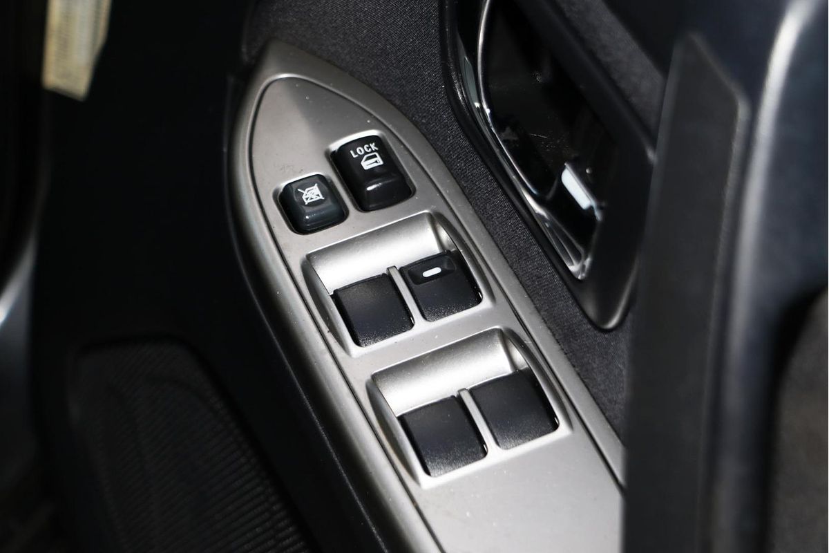 2013 Mitsubishi Pajero GLX NW